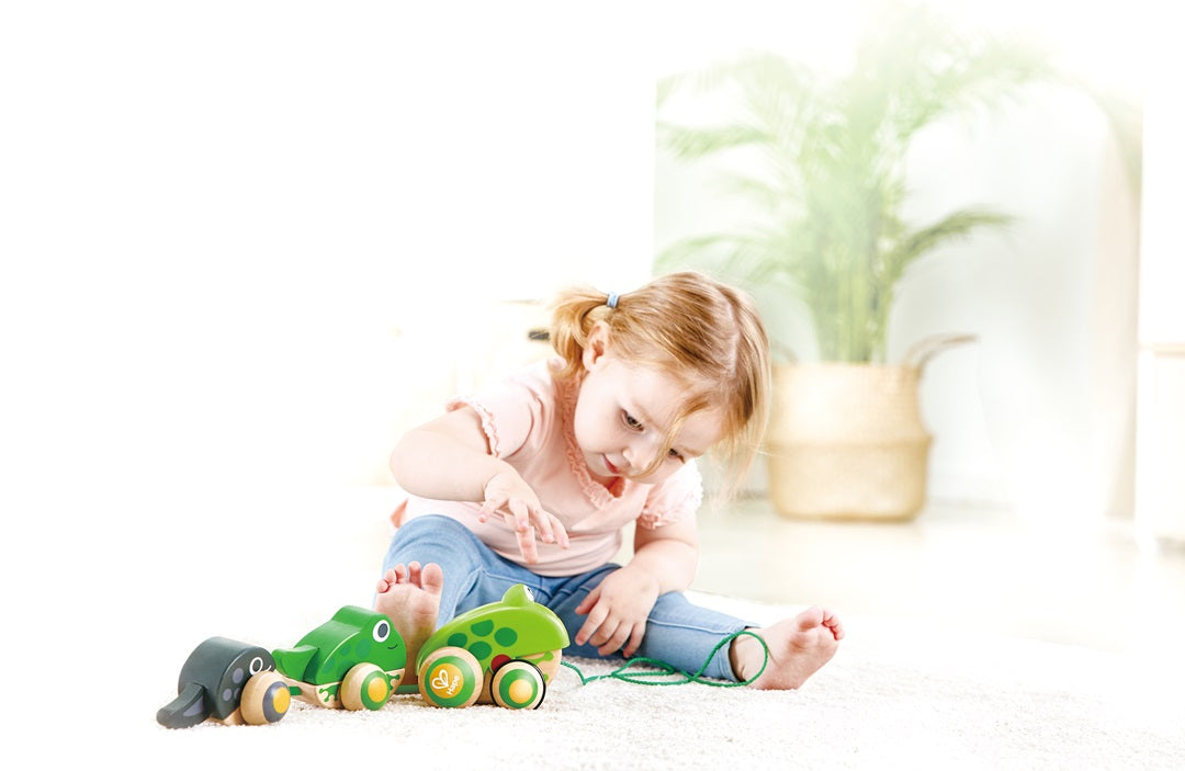 Hape Pull-Along Frog Family – Fun Wooden Toy with Frog Life Cycle for Toddlers to Explore Nature, Movement, and Early Learning