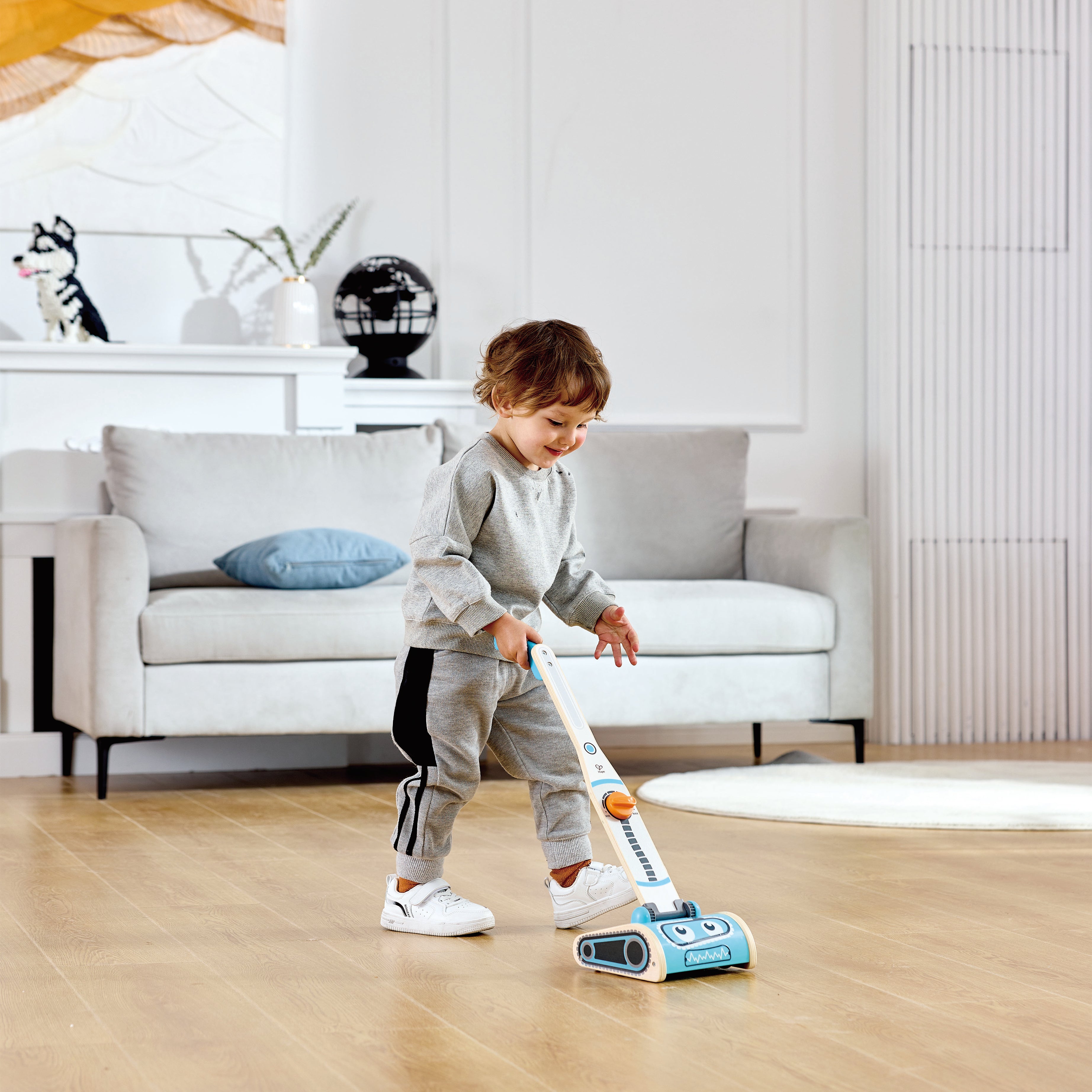 Hape Vacuum Playset for Kids – 7-Piece Robot Face Cleaning Toy | Pretend Play for 2–6 Year Olds | Enhances Motor Skills & Confidence through Tidy Fun