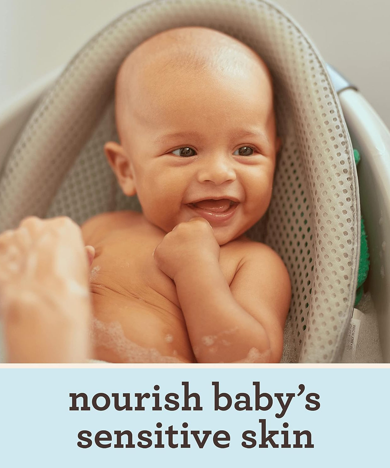 Aveeno Baby Daily Moisture Lotion with Natural Oat Flour (532ml) | 24-Hour Hydration for Newborns & Sensitive Skin | Pediatrician Recommended, Fragrance-Free & Non-Greasy | Made in Canada