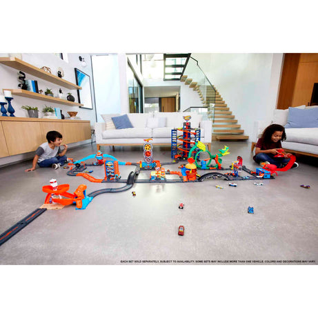 Hot Wheels City Expansion Track Pack | 10-Piece Track Set With 1 Car | Build & Expand Your Hot Wheels City | 4+ Years - HDN95