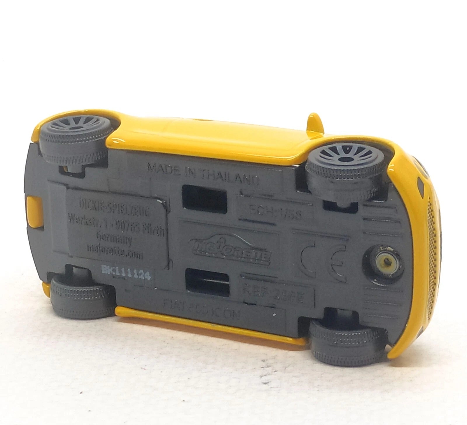 Majorette Street Cars Fiat 500 Icon | Officially Licensed Yellow Die-Cast Metal Toy Car, Realistic 1:64 Scale Model with Suspension for Kids and Collectors Aged 3+