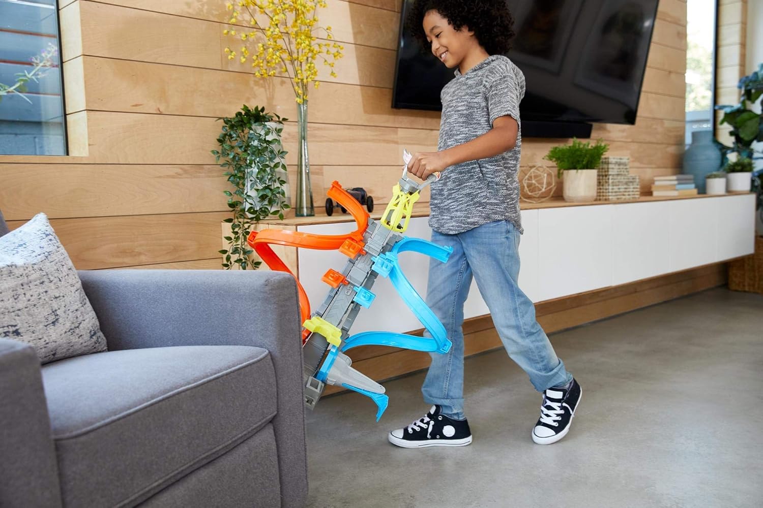 Hot Wheels Stunt Tracks Loop & Launch Track Set with Adjustable 2-Foot-Tall Loop, High-Speed Stunt Racing, and 1 Hot Wheels Car for Kids 5+ Years | GRW39