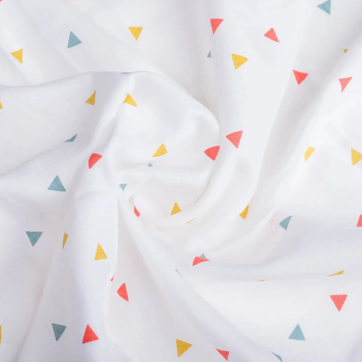 BeeLittle Organic Muslin Swaddle Blanket – Mad Angles Pattern | Soft, Breathable Baby Wrap for Newborns and Infants | 100 x 100 cm