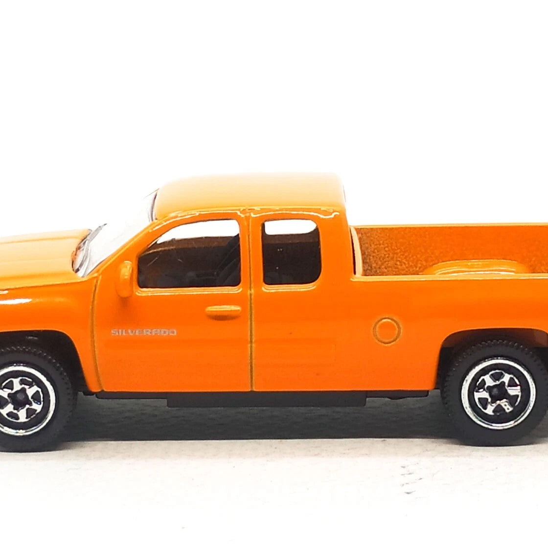 Majorette Street Cars Chevrolet Silverado | Officially Licensed Orange Die-Cast Metal Pickup Truck, Realistic 1:64 Scale Model for Kids and Collectors Aged 3+