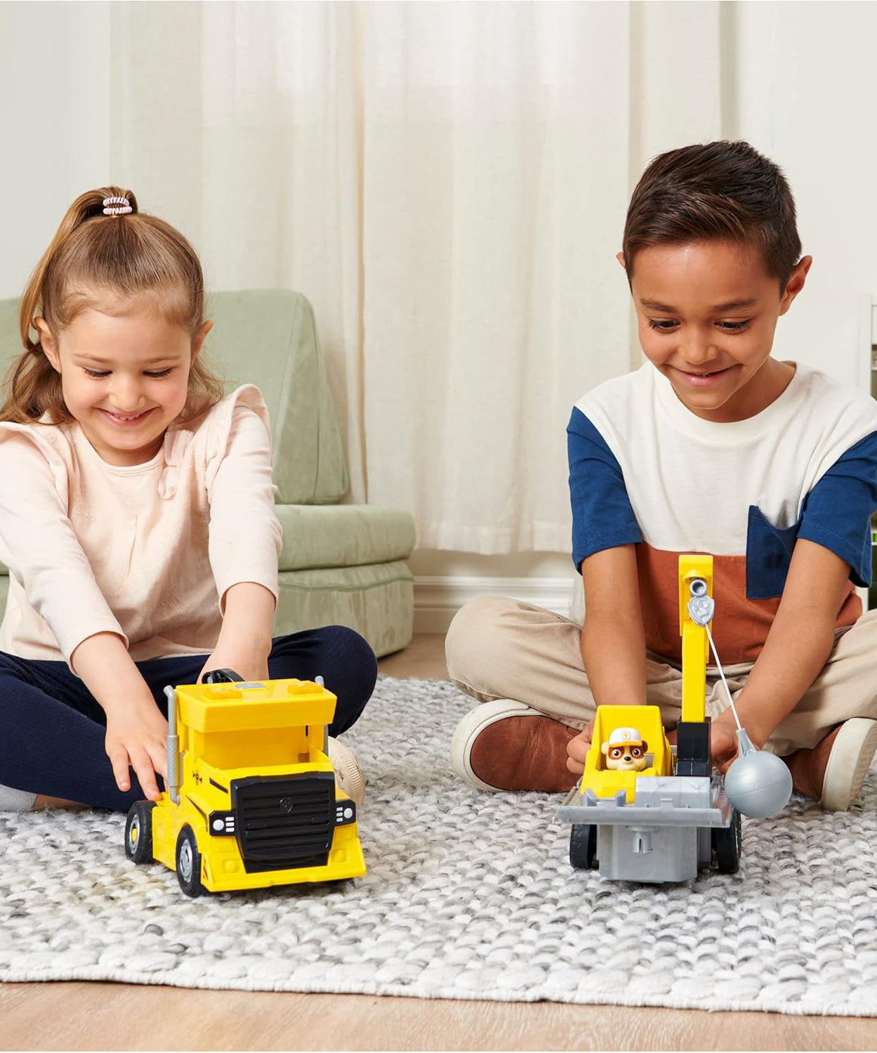 PAW Patrol Rubble 2-in-1 Transforming X-Treme Truck with Excavator Toy, Crane, Lights & Sounds, Action Figures – for Kids Ages 3 and Up