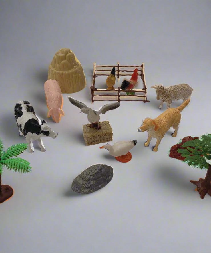 Ucok Toys Farm Animal World Playset - 19 Pieces with Farm Accessories, Trees & World Map | Educational Animal Figurines for Kids 3+ Years