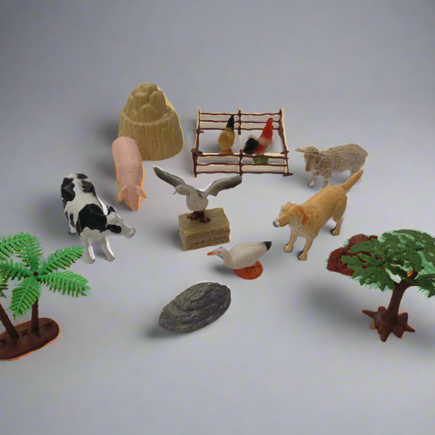 Ucok Toys Farm Animal World Playset - 19 Pieces with Farm Accessories, Trees & World Map | Educational Animal Figurines for Kids 3+ Years