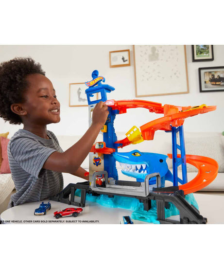 Hot Wheels City Attacking Shark Escape Track Set with Parking Garage, Random Shark Attack, Trap Cage, and 1 Hot Wheels 1:64 Scale Toy Car for Kids 4+ Years | HDP06