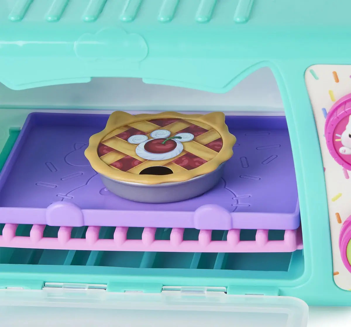 Gabby’s Dollhouse Cakey Oven Toy Set | Interactive Pretend Baking Playset with Lights & Sounds – 11-Piece Kit for Ages 3+ | DreamWorks Netflix Series Inspired | Includes Cakey Figure, Treats & Accessories