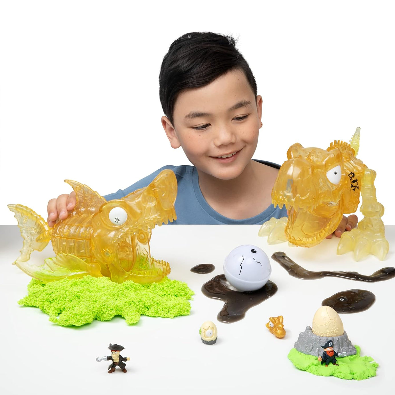 Zuru Smashers Dino Island - 28 Pieces Pirate Adventure Dino Toy for Kids 5+ with Sand, Slime & Over 30 Surprises