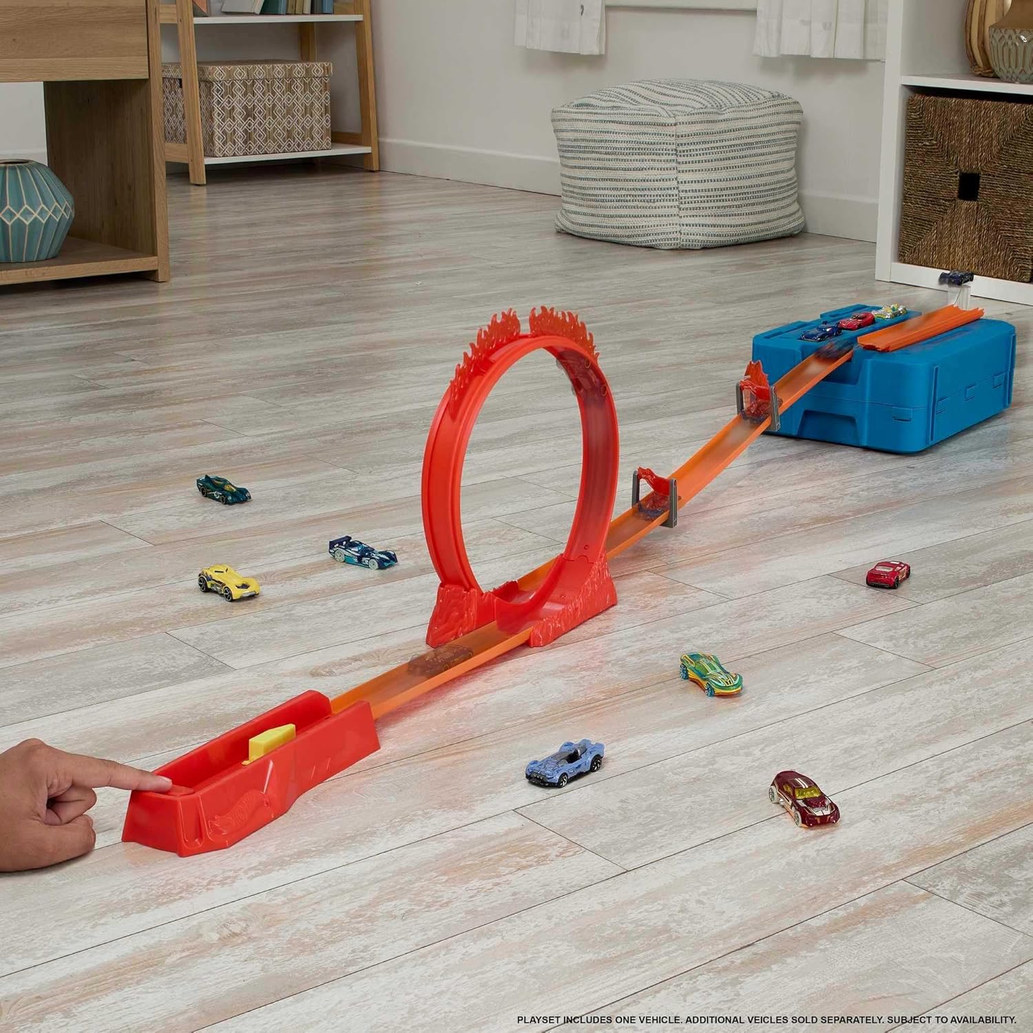 Hot Wheels Track Builder Flame Stunt Pack | Stunt Through the Flaming Loop with Fire-Themed Accessories & Storage Box | Includes 1 Hot Wheels 1:64 Scale Car | 4+ Years