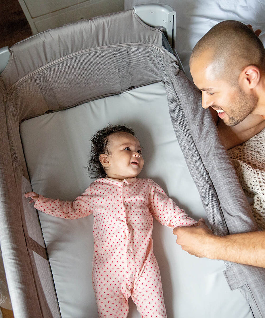 Joie Kubbie Sleep Bedside Crib & Compact Travel Cot - Foggy Grey - 0 to 36 Months - MINIMEE KIDS