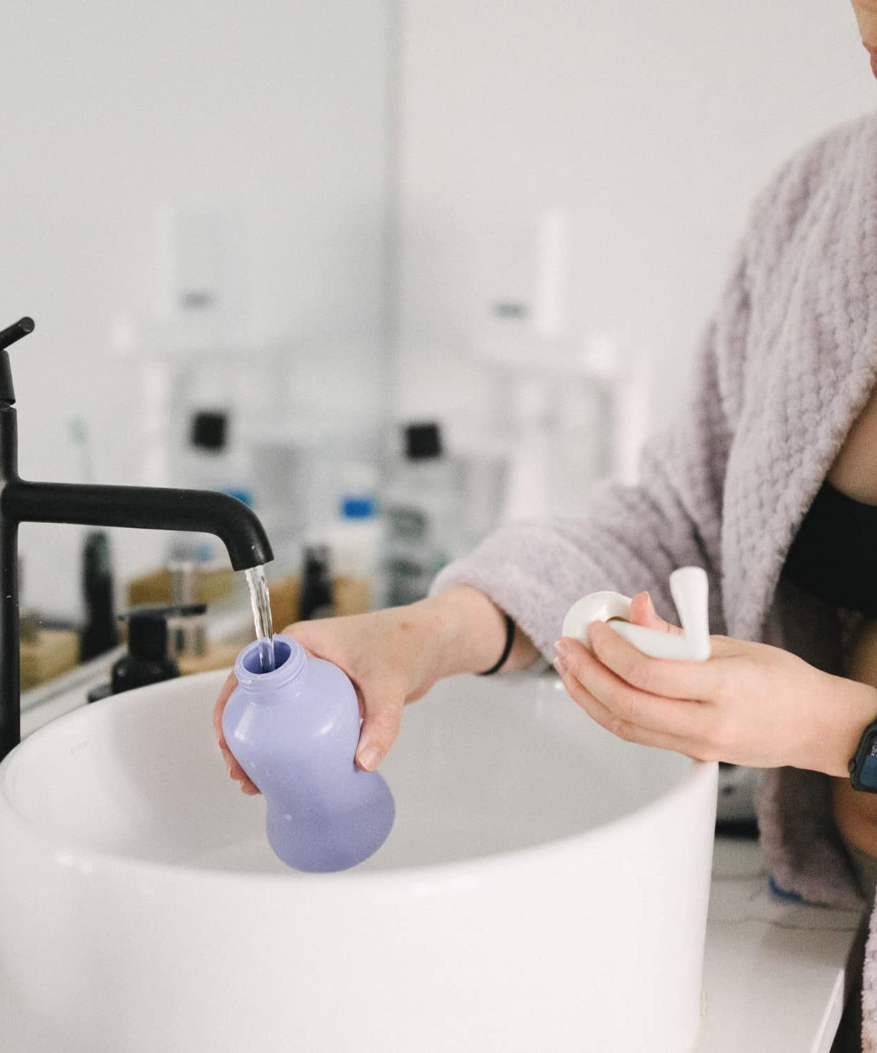 Lansinoh Postpartum Wash Bottle - Gentle Cleansing Care | Upside-Down Peri Bottle for Post-Birth Recovery & Hygiene | 360ml Hospital Bag Essential - MINIMEE KIDS