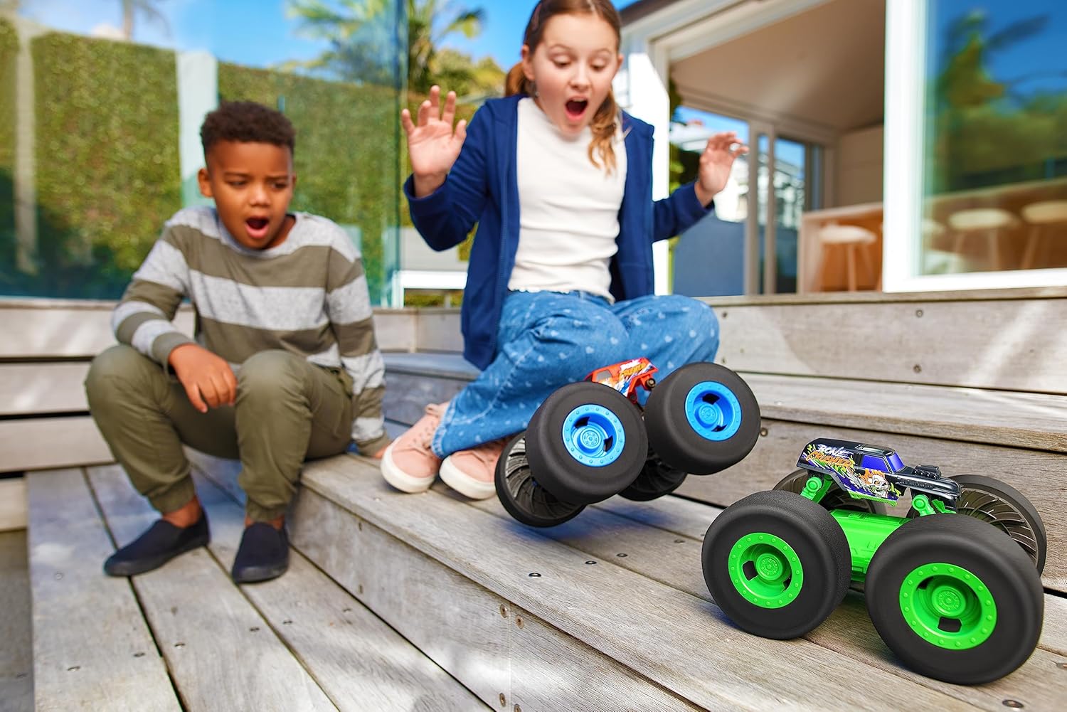 Zuru Metal Machines 6799 Over Drive Monster Truck 1:20 Scale - Battery Powered, All-Terrain, Water-Driving, Flips, 4WD, Toy for Boys and Girls | 1 piece Selected Randomly