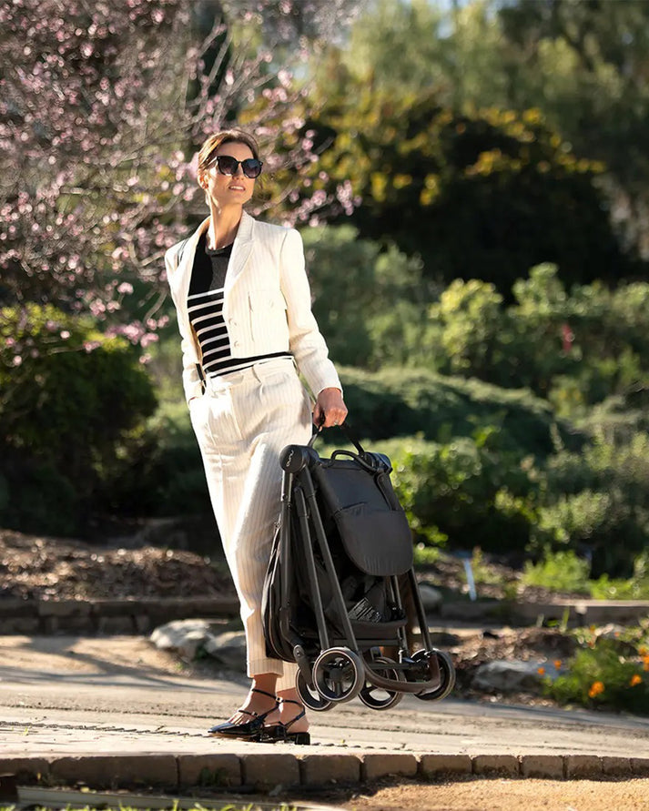 Nuna Ixxa Lightweight Compact Baby Stroller - Reversible Seat Pram for 0M+ (Up to 15kg) - Riveted Stylish and Versatile Stroller for Newborns and Toddlers