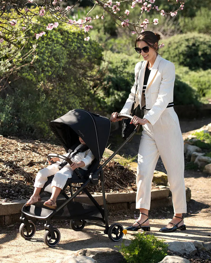 Nuna Ixxa Lightweight Compact Baby Stroller - Reversible Seat Pram for 0M+ (Up to 15kg) - Riveted Stylish and Versatile Stroller for Newborns and Toddlers