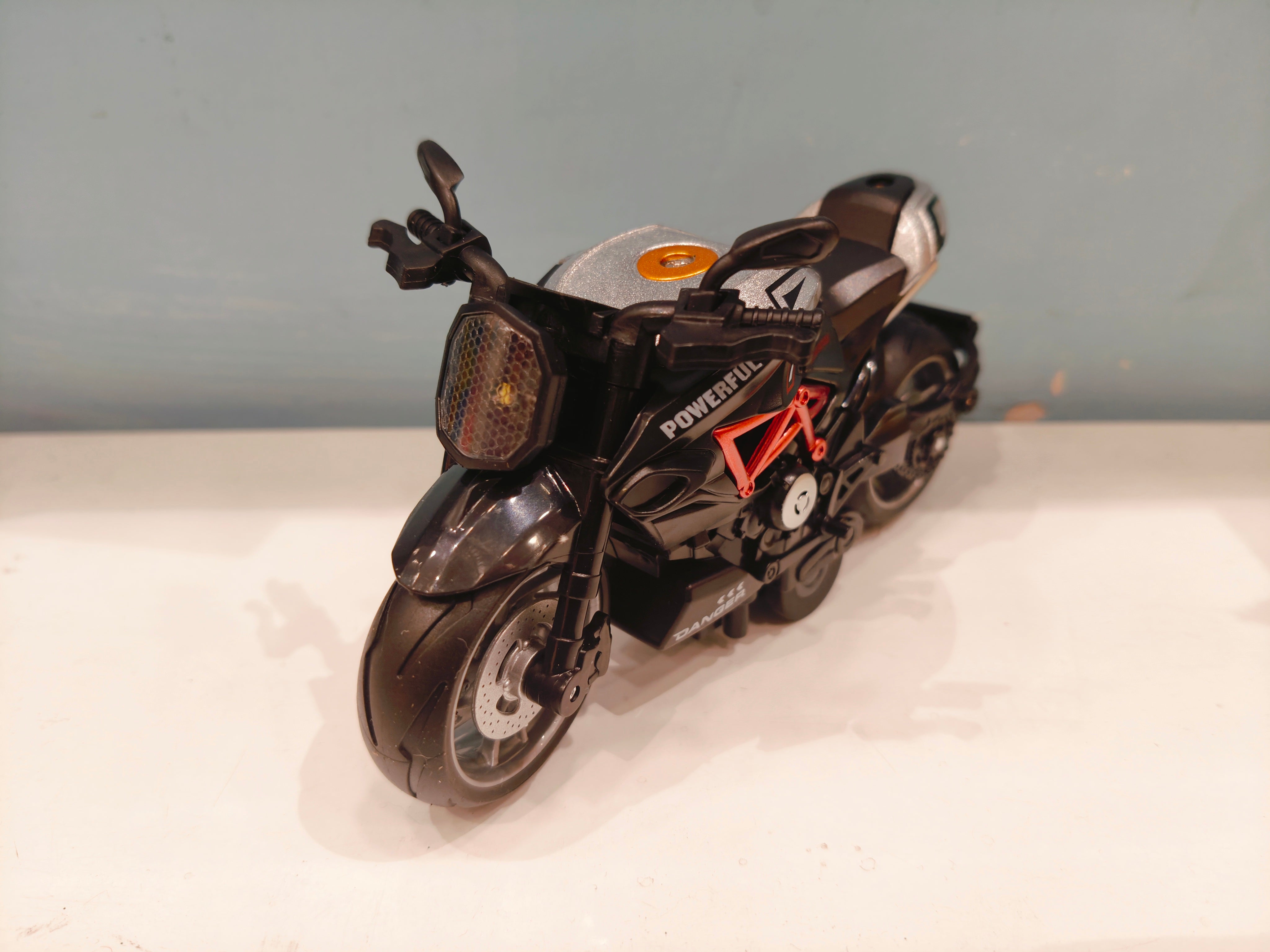 Alloy Motorcycle Simulation Model Vehicle - 1:12 Scale Ducati Diavel Look-Alike | Pull Back Toy for Kids 3+ Years