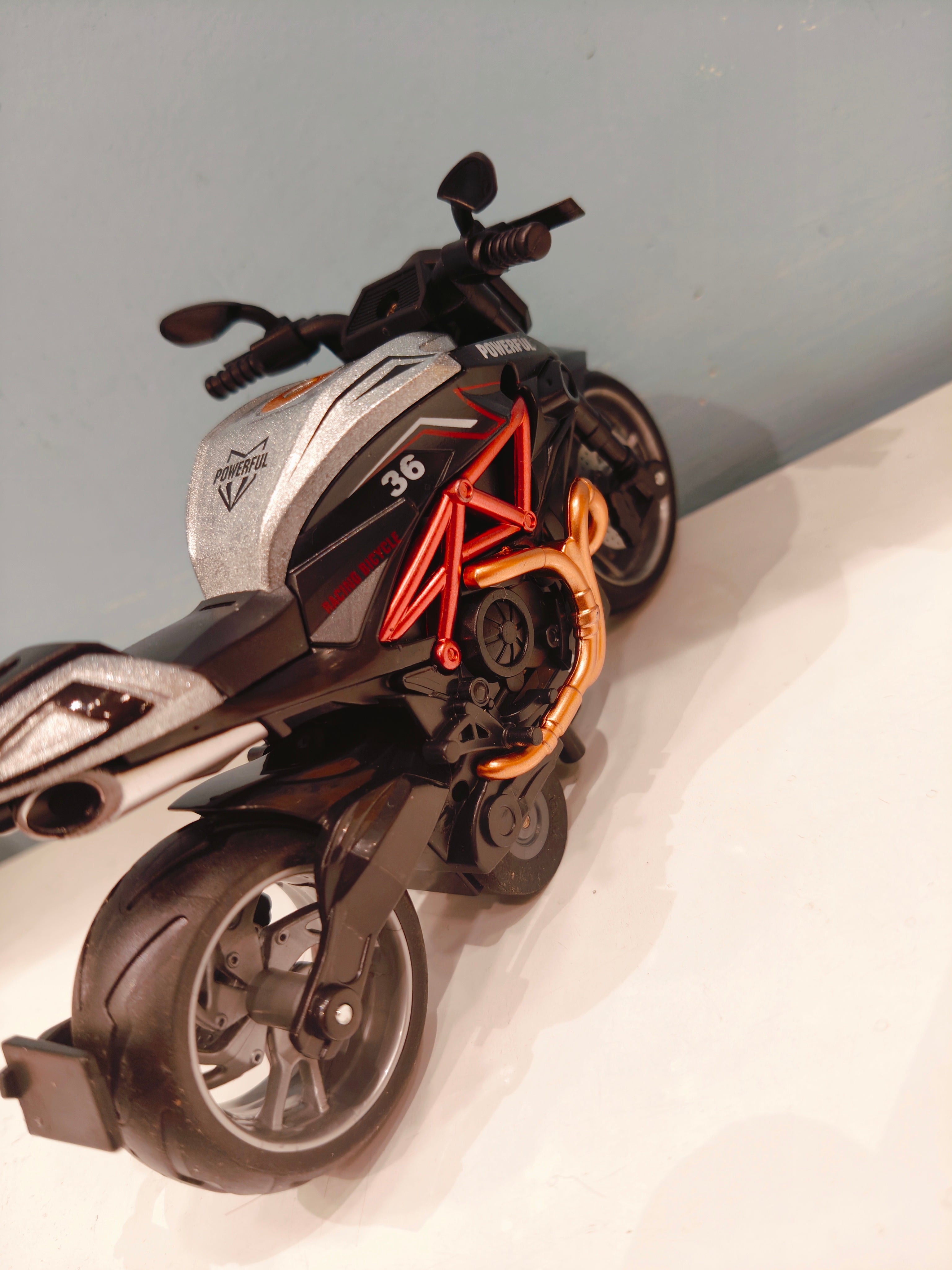 Alloy Motorcycle Simulation Model Vehicle - 1:12 Scale Ducati Diavel Look-Alike | Pull Back Toy for Kids 3+ Years
