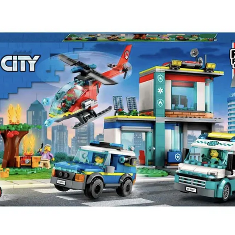 LEGO City 60371 Emergency Vehicles HQ toy for 6+ Years 706 Pieces Building Set