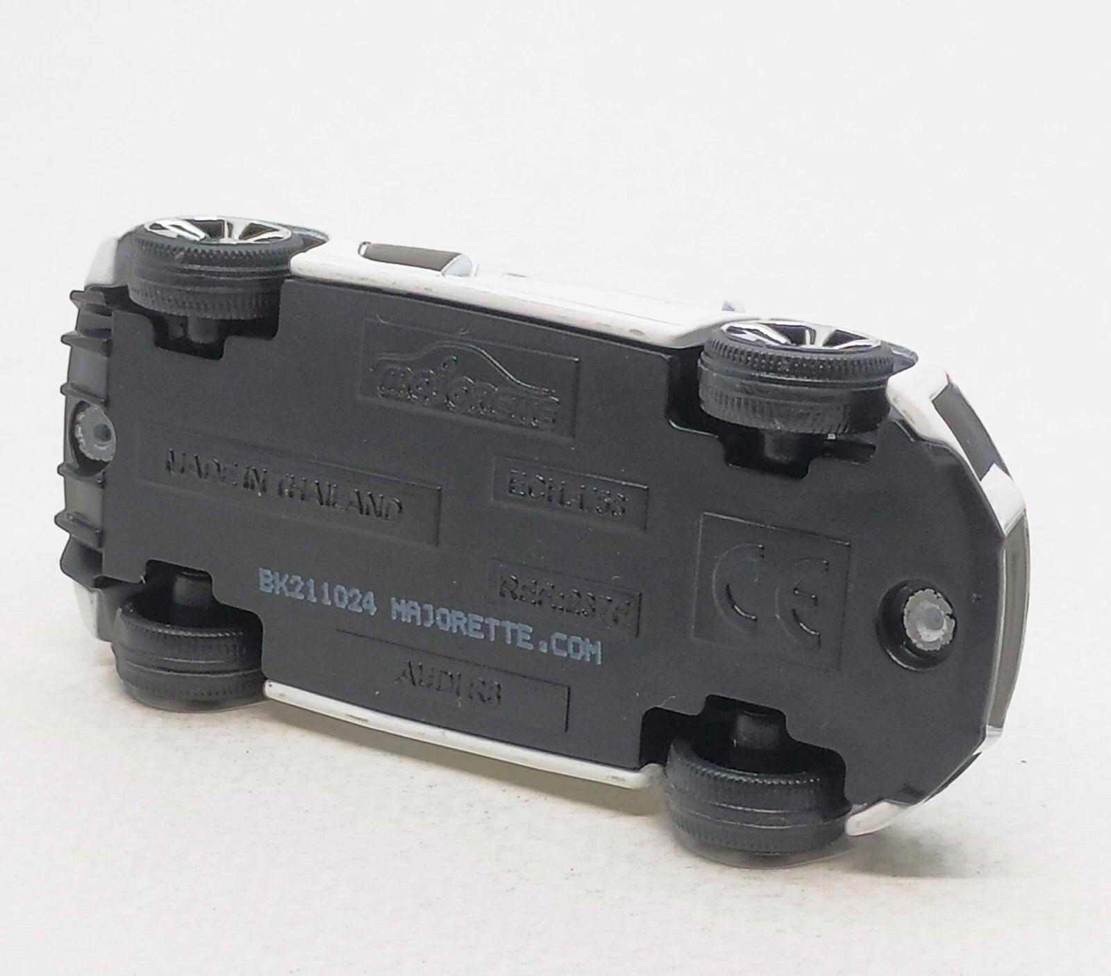 Majorette Street Cars Audi R8 | Officially Licensed White Die-Cast Metal Supercar, Realistic 1:64 Scale Model for Kids and Collectors Aged 3+