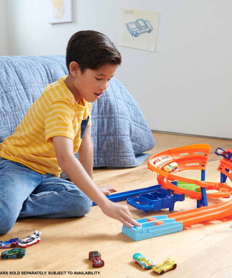 Hot Wheels Stunt Tracks - Whip Around Raceway | Race, Stunt & Crash - Includes 2 Hot Wheels Cars, Foldable Track for Storage, 4+ Years - MINIMEE KIDS