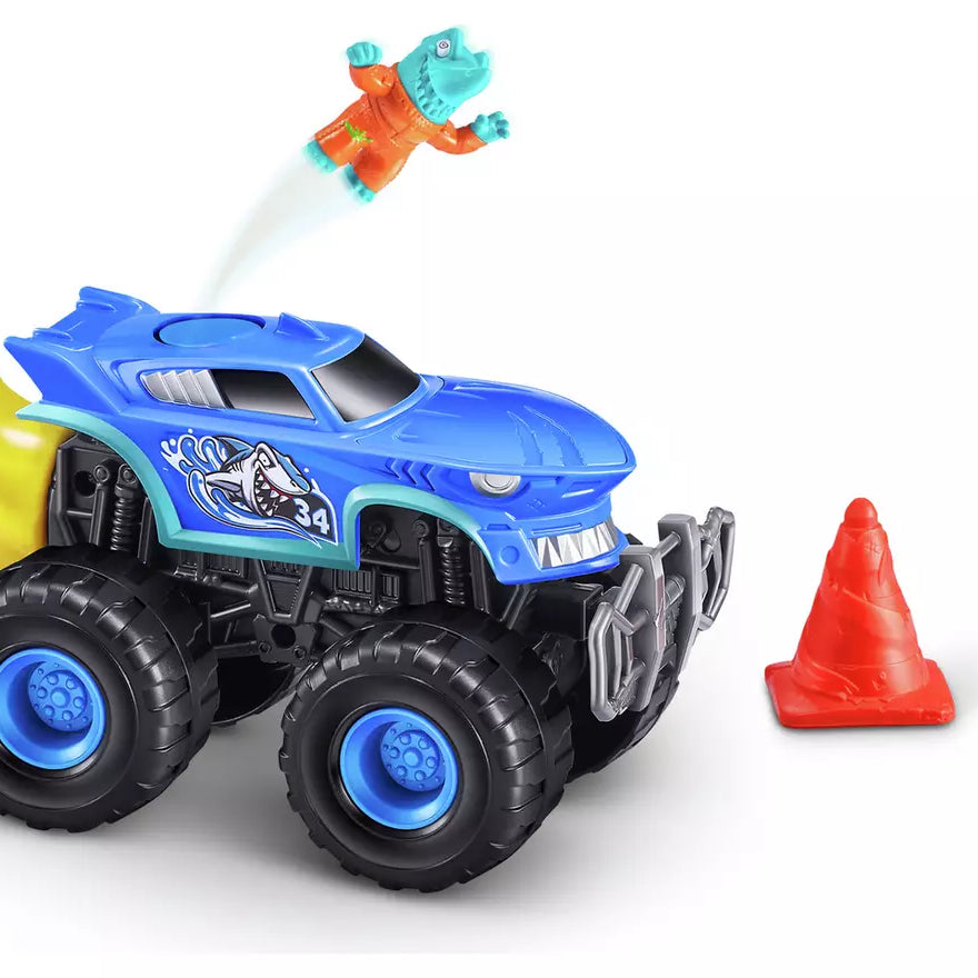 Zuru Smashers Monster Trucks Surprise (Skull Truck) - 25+ Surprises, Collectible Monster Truck with Smash Slime, Sand Compounds, & Accessories