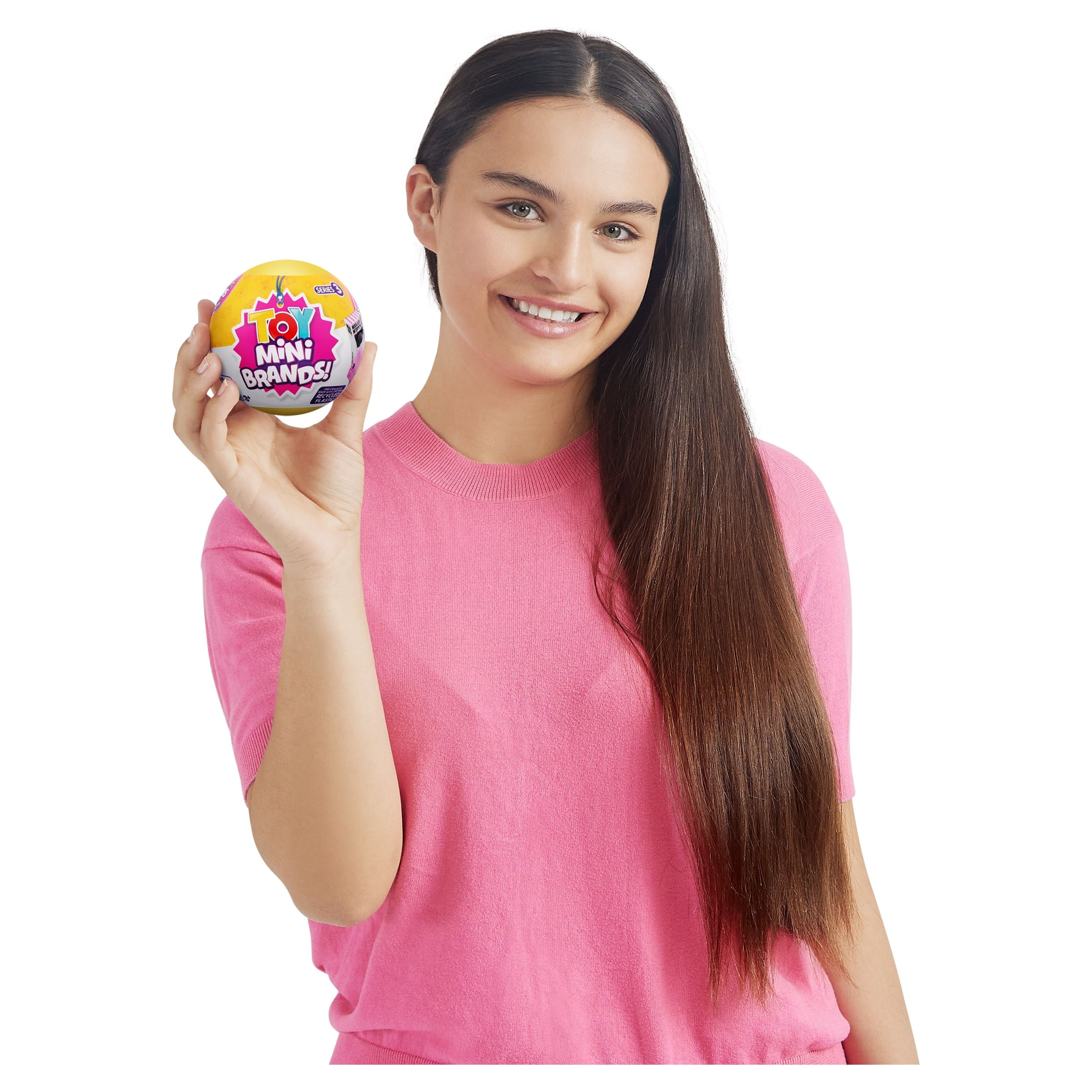 ZURU Toy Mini Brands Series 3 Capsule Ball - Unbox 5 Mystery Miniatures & Collect Rare Frozen Moments!